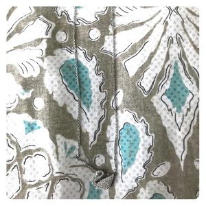 Silver swan necklace